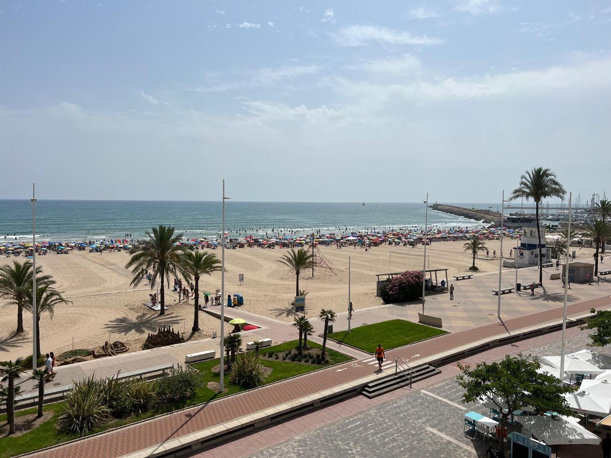 Apartamento 1ª Linea De Playa - Con Piscina Y Parking Playa de Gandia 외부 사진